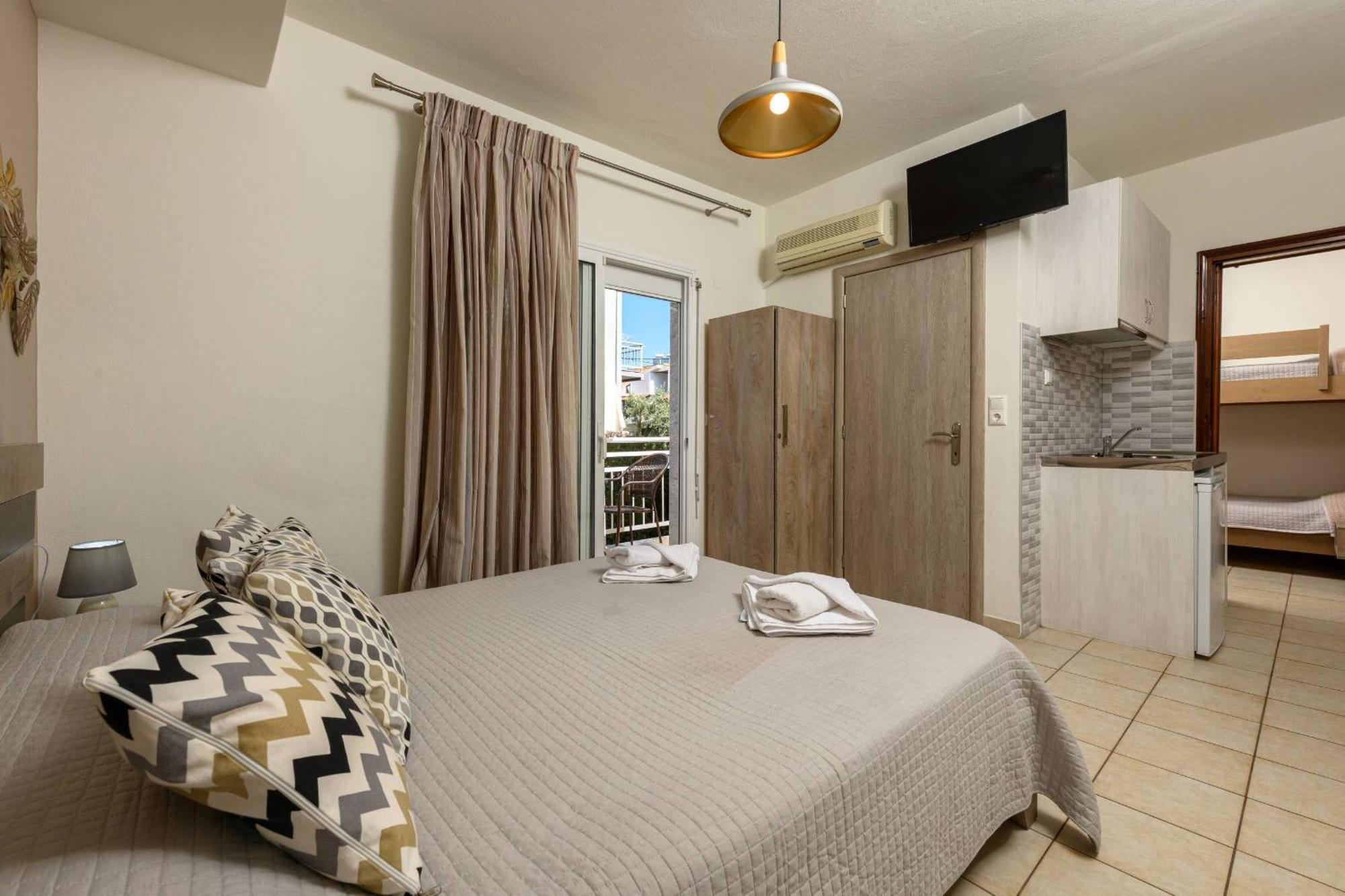Studios Finikes Limenas  Luaran gambar